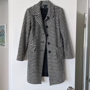 Excellent condition houndstooth coat